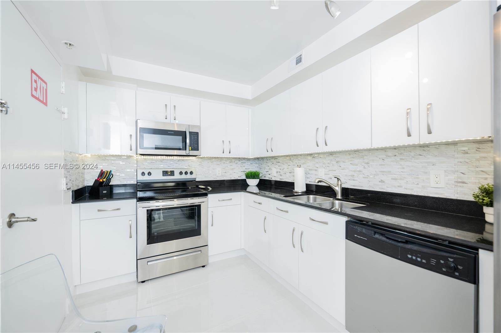 3801 S Ocean Drive 7o Property Photo 17