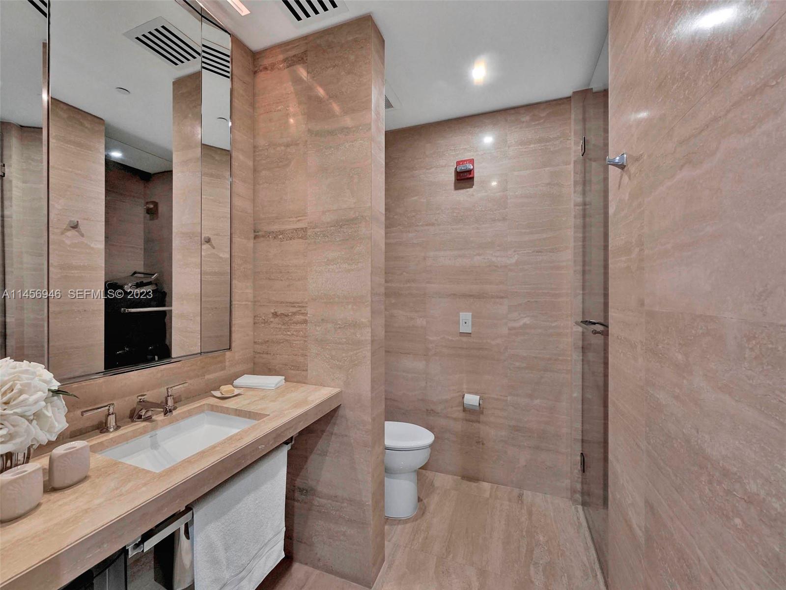 A11456946 Property Photo 10