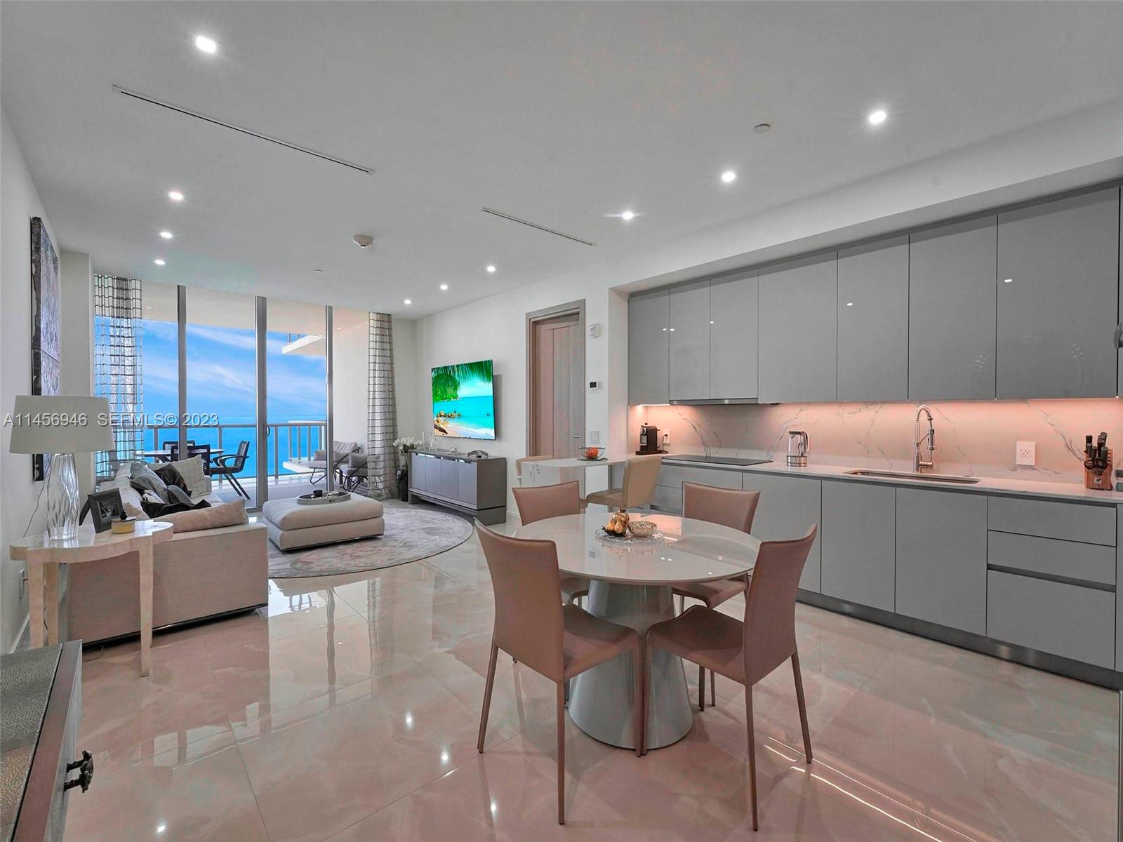 A11456946 Property Photo 18