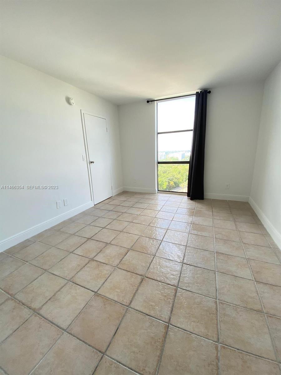 13499 Biscayne Boulevard 1505 Property Photo 17