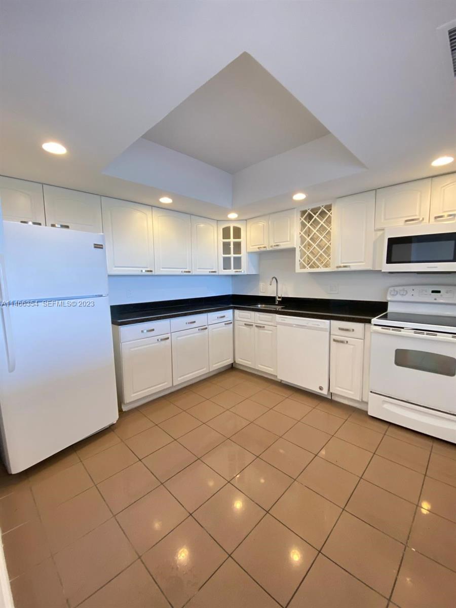 13499 Biscayne Boulevard 1505 Property Photo 20
