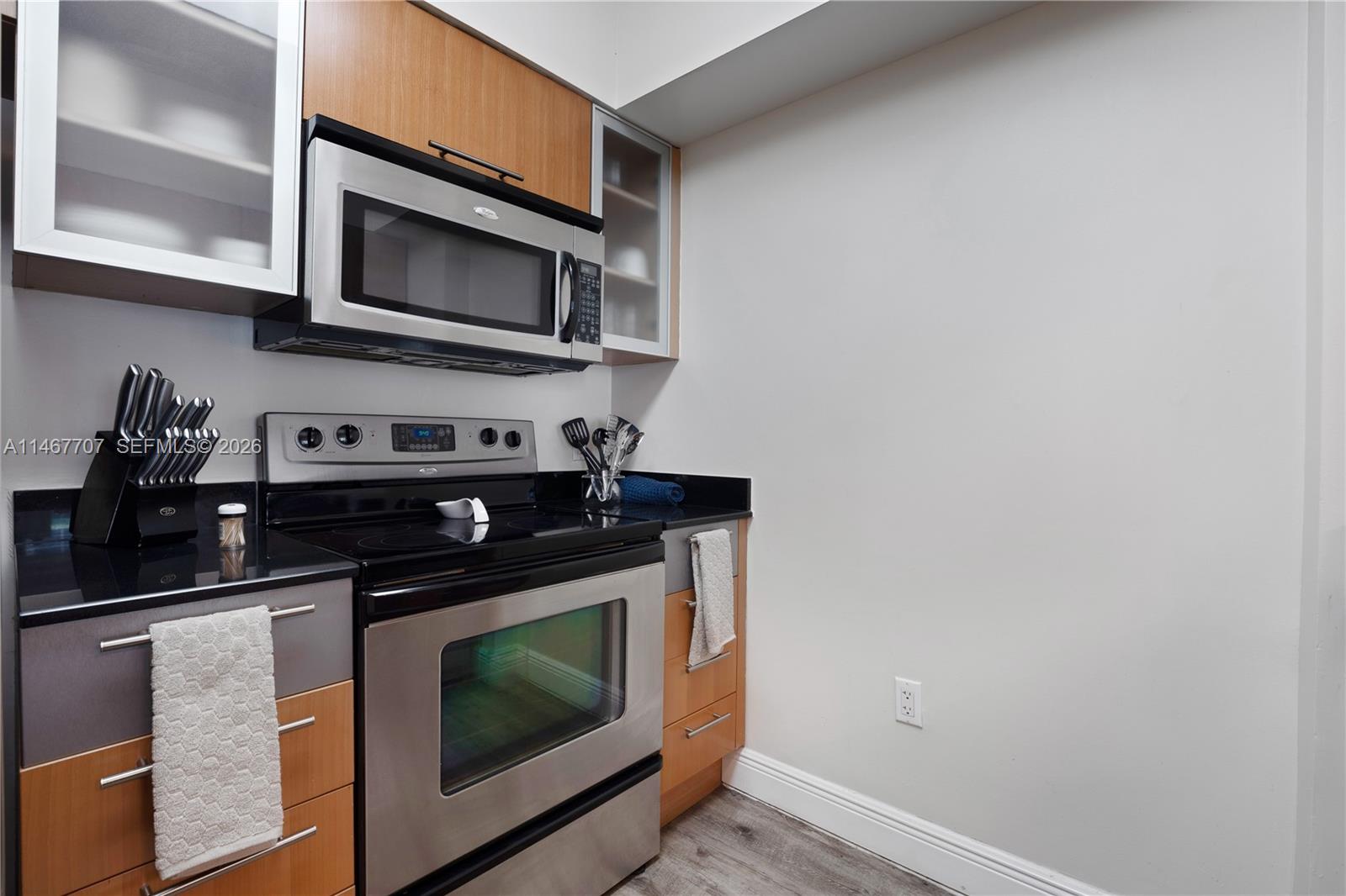 1750 N Bayshore Drive 1405 Property Photo 10