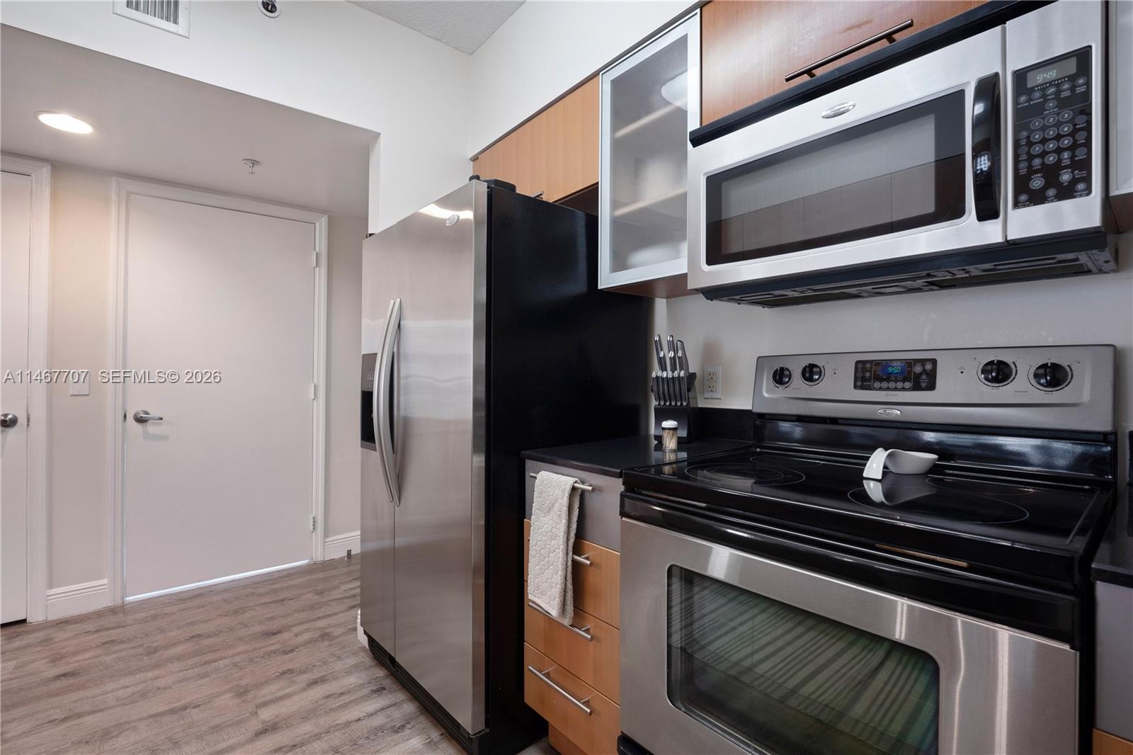 1750 N Bayshore Drive 1405 Property Photo 11