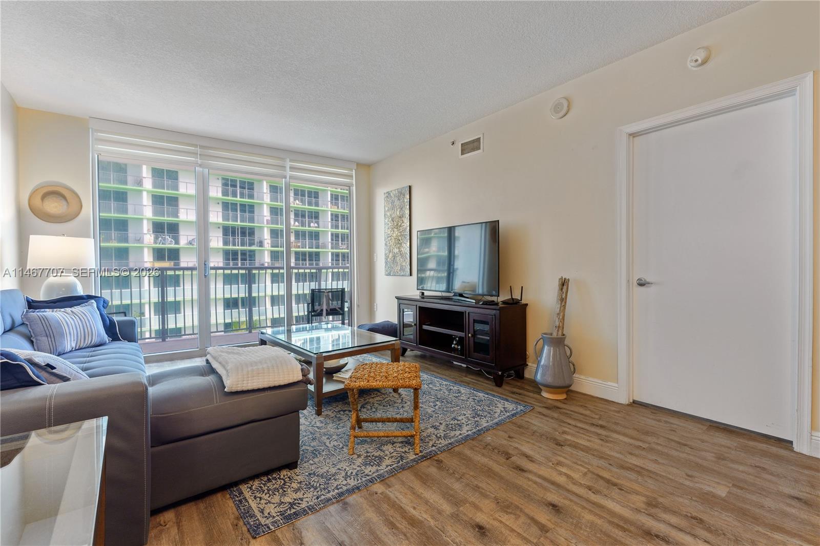 1750 N Bayshore Drive 1405 Property Photo 20