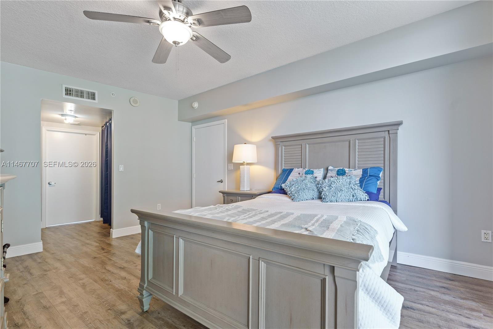 1750 N Bayshore Drive 1405 Property Photo 23