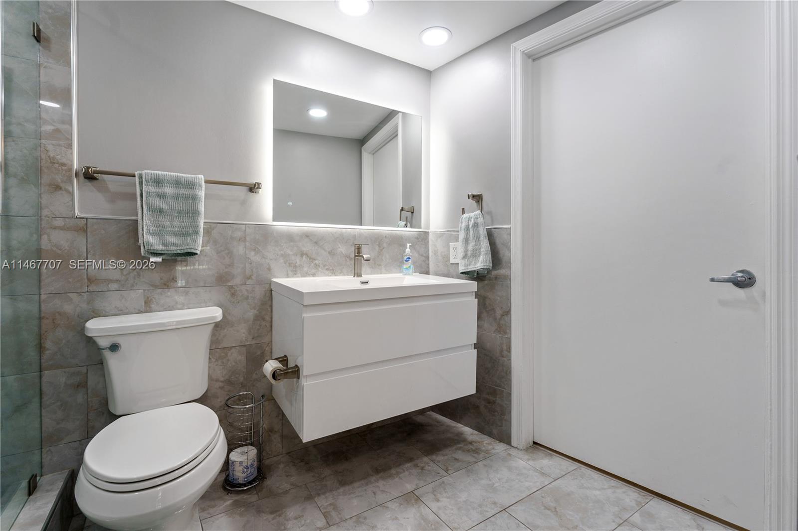 1750 N Bayshore Drive 1405 Property Photo 26