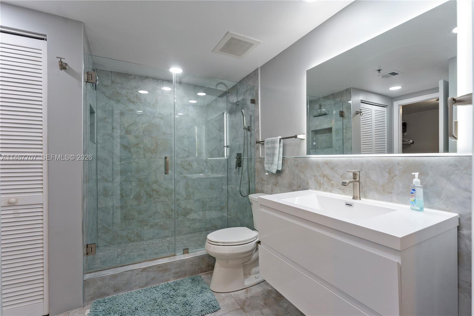 1750 N Bayshore Drive 1405 Property Photo 27