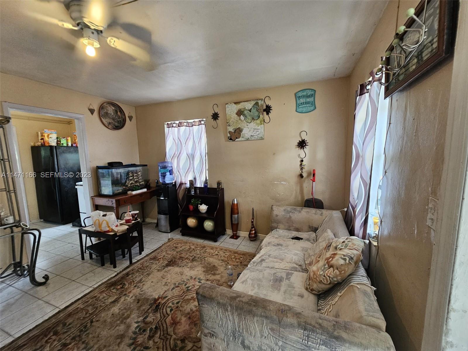 1817 Nw 25th Avenue Property Photo 4