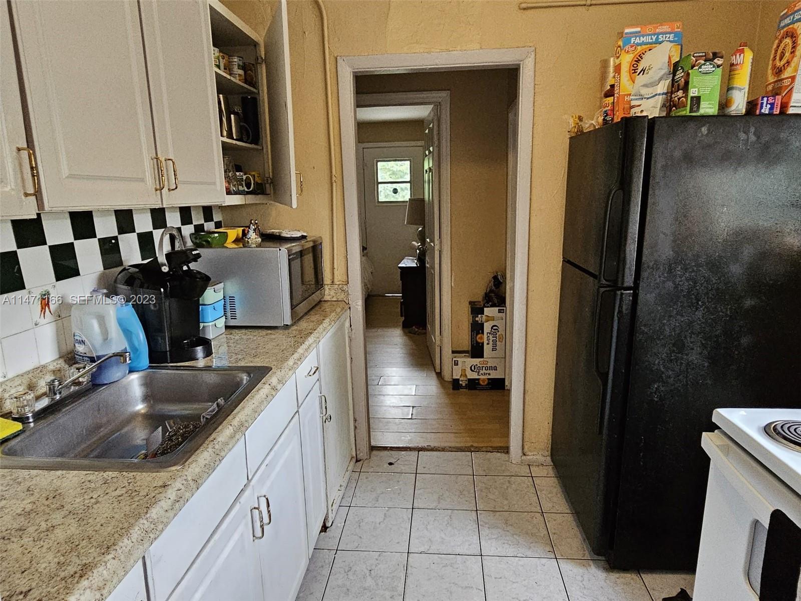 1817 Nw 25th Avenue Property Photo 6