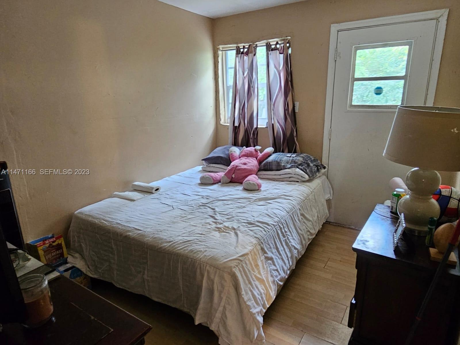 1817 Nw 25th Avenue Property Photo 8