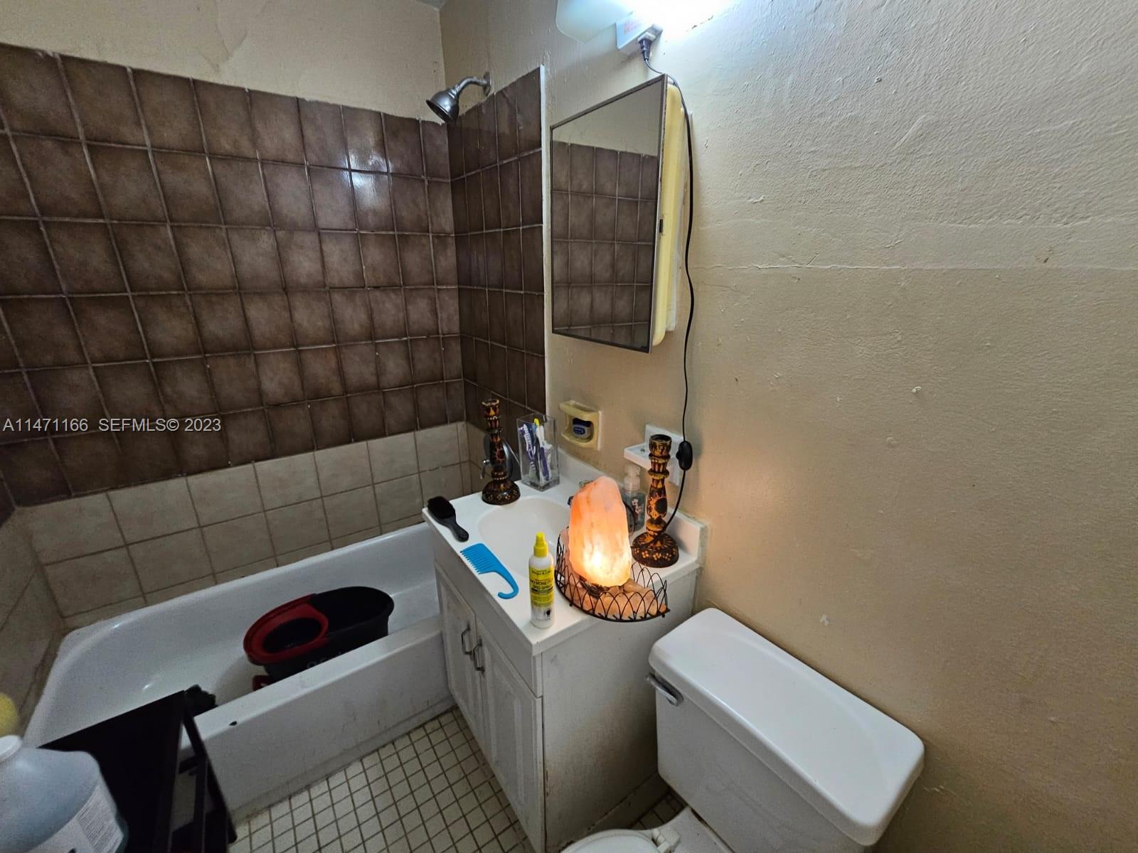 1817 Nw 25th Avenue Property Photo 10