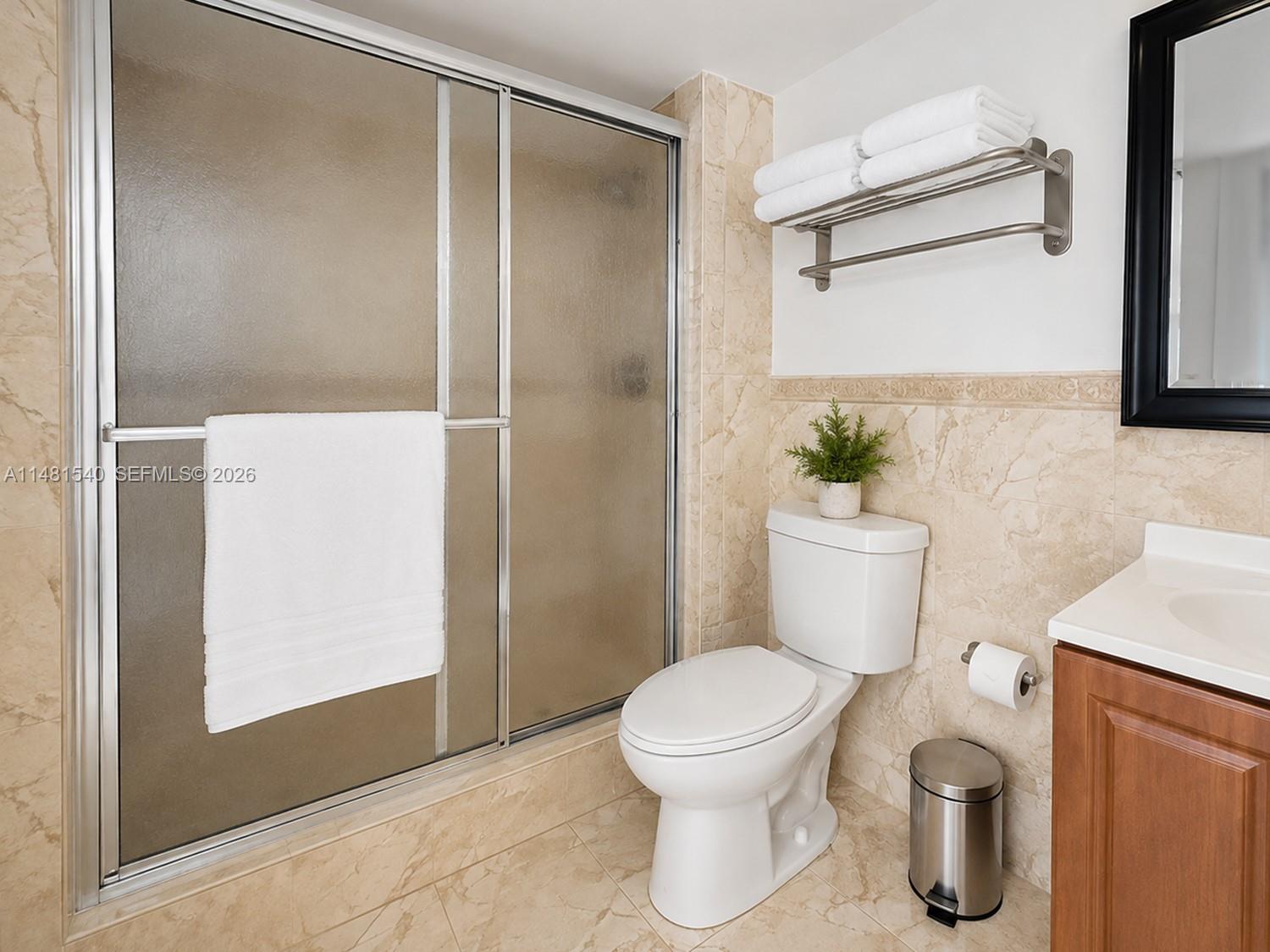 19201 Collins Avenue 411 Property Photo 6