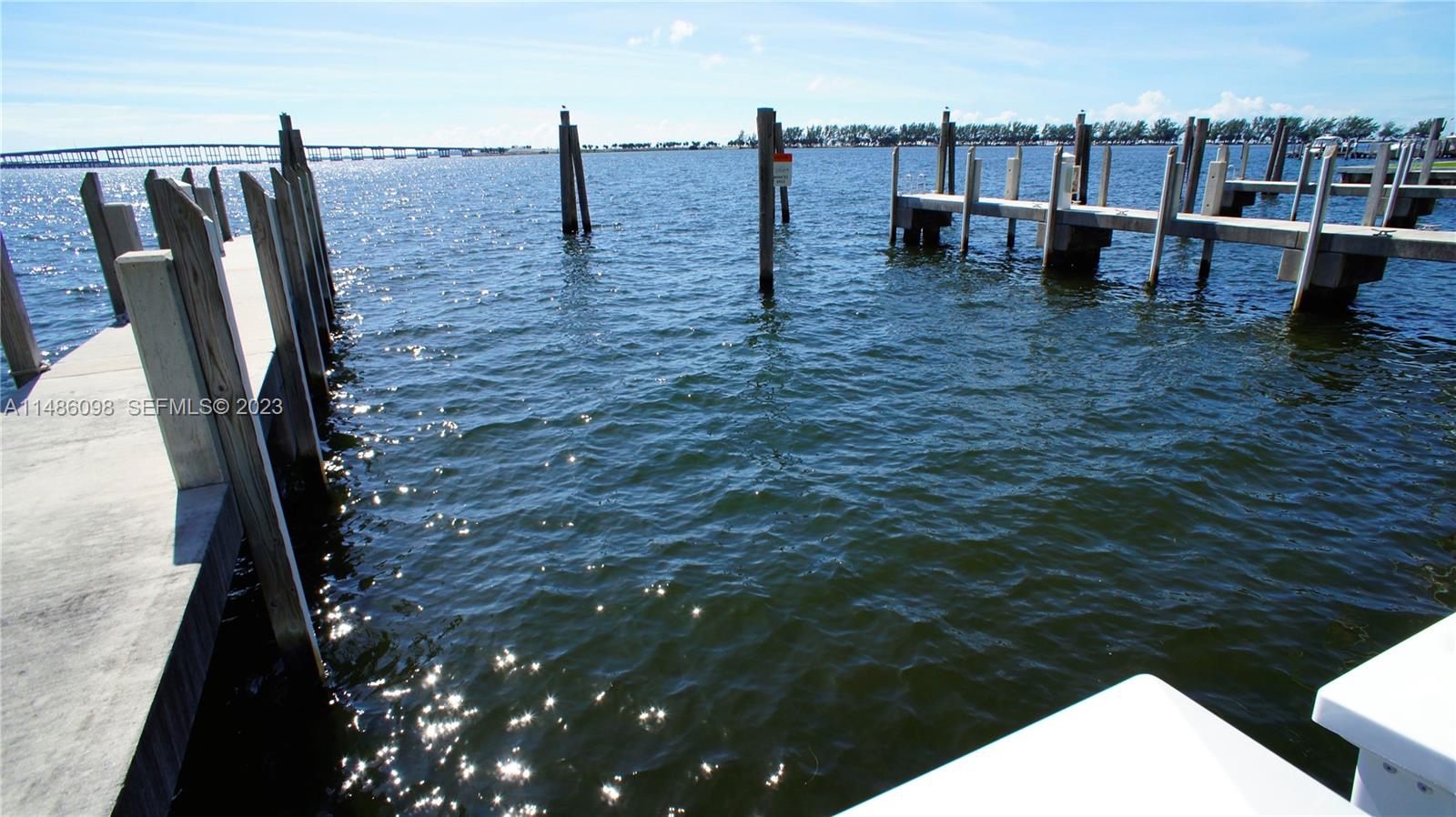 1643 Brickell Slip