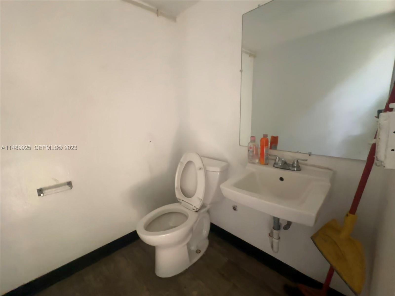 5801-5807 Dawson Street Property Photo 6