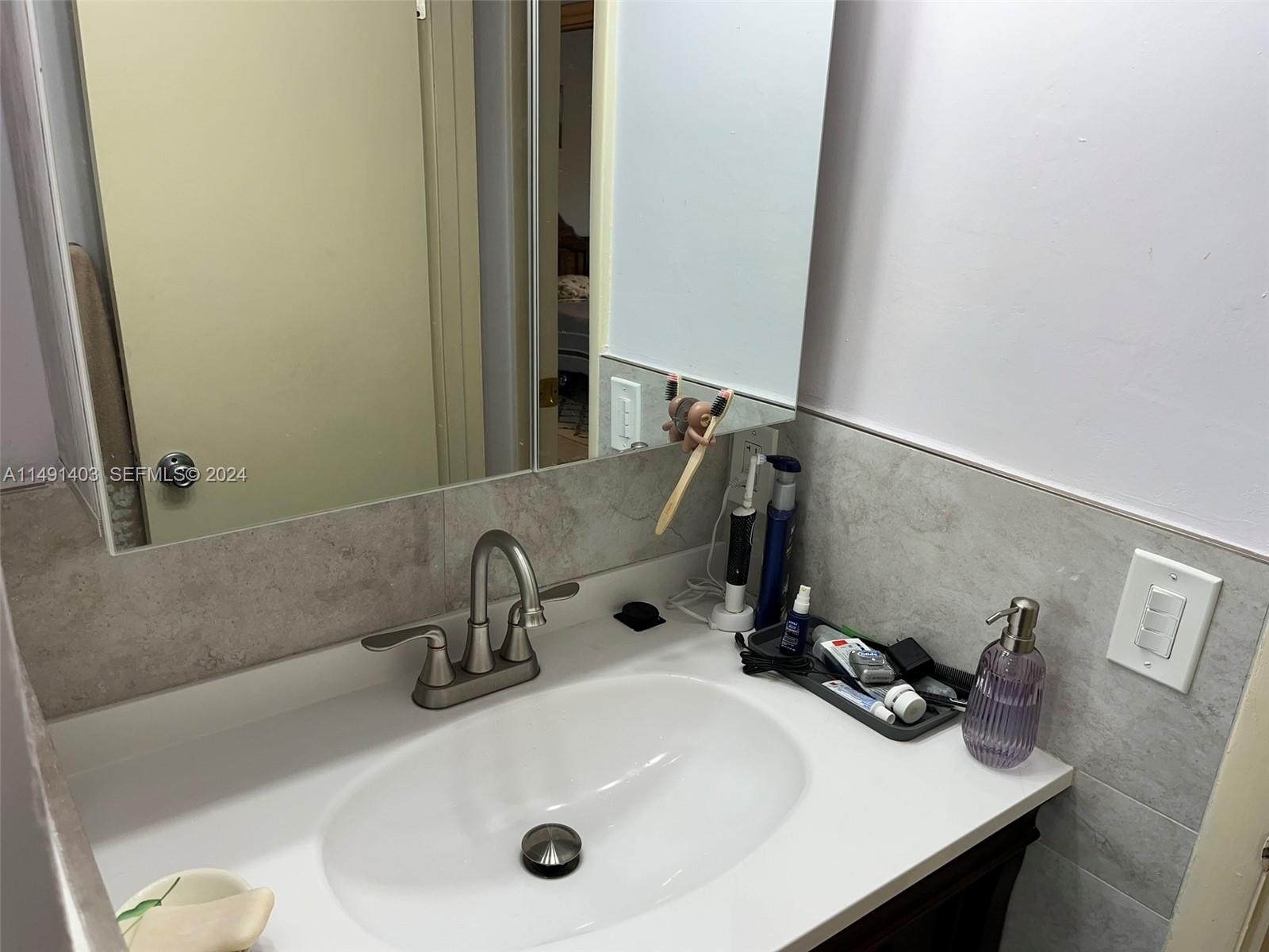181 Ne 14th Avenue 22b Property Photo 3
