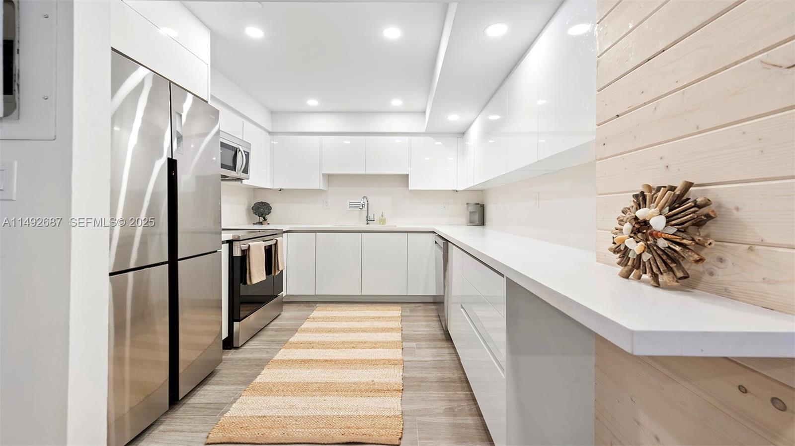 A11492687 Property Photo 5