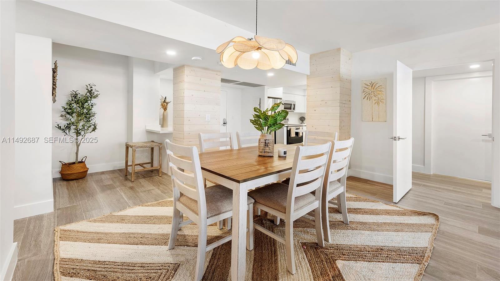 A11492687 Property Photo 6