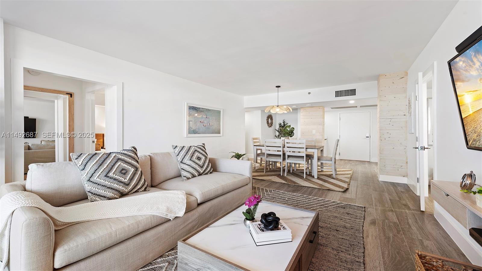 A11492687 Property Photo 13