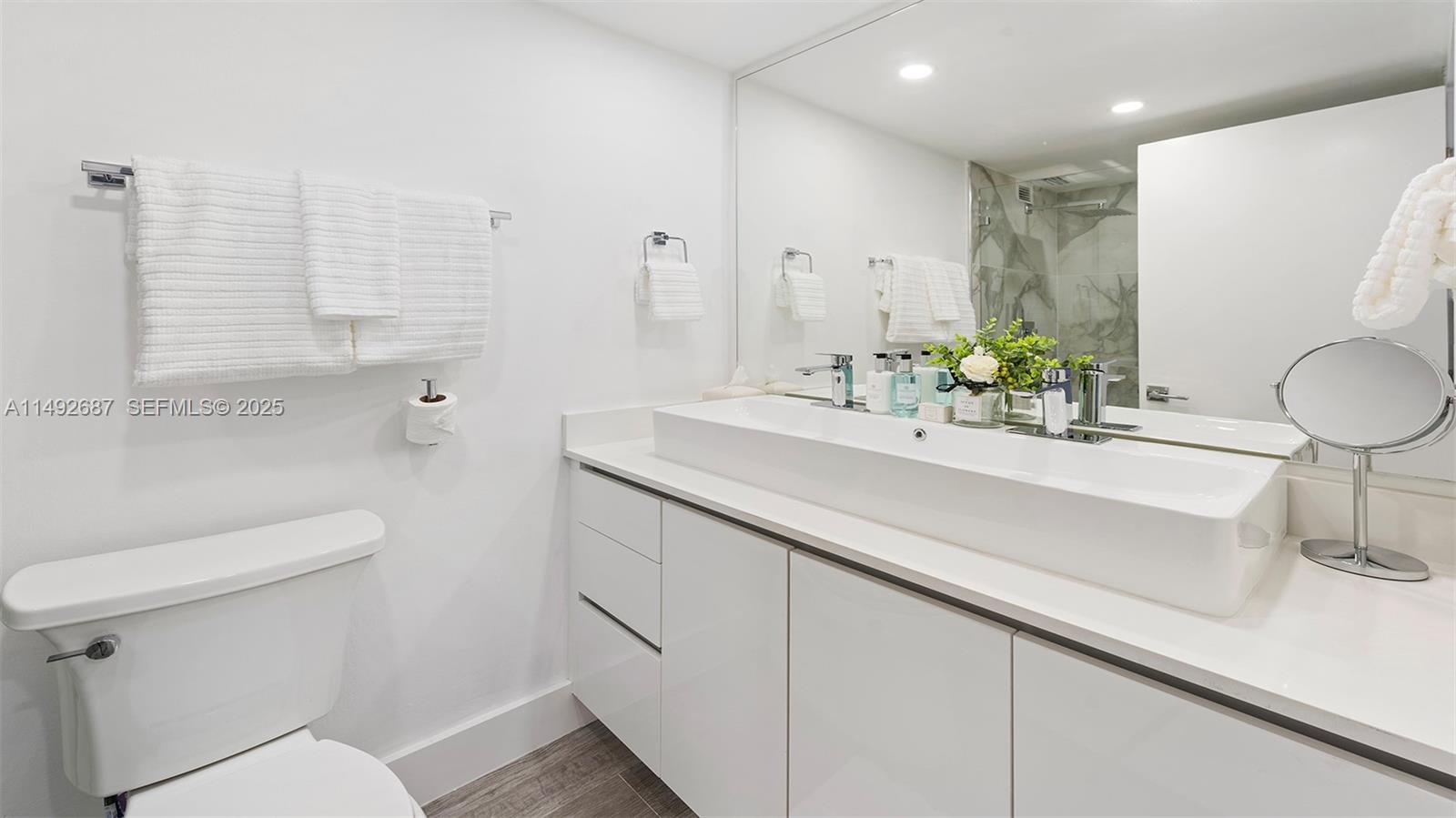 A11492687 Property Photo 22