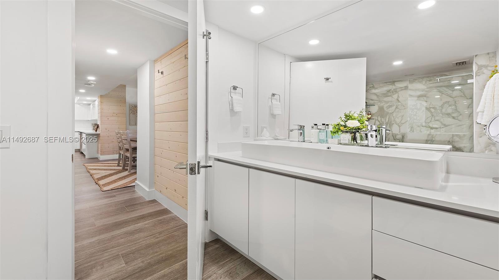 A11492687 Property Photo 29