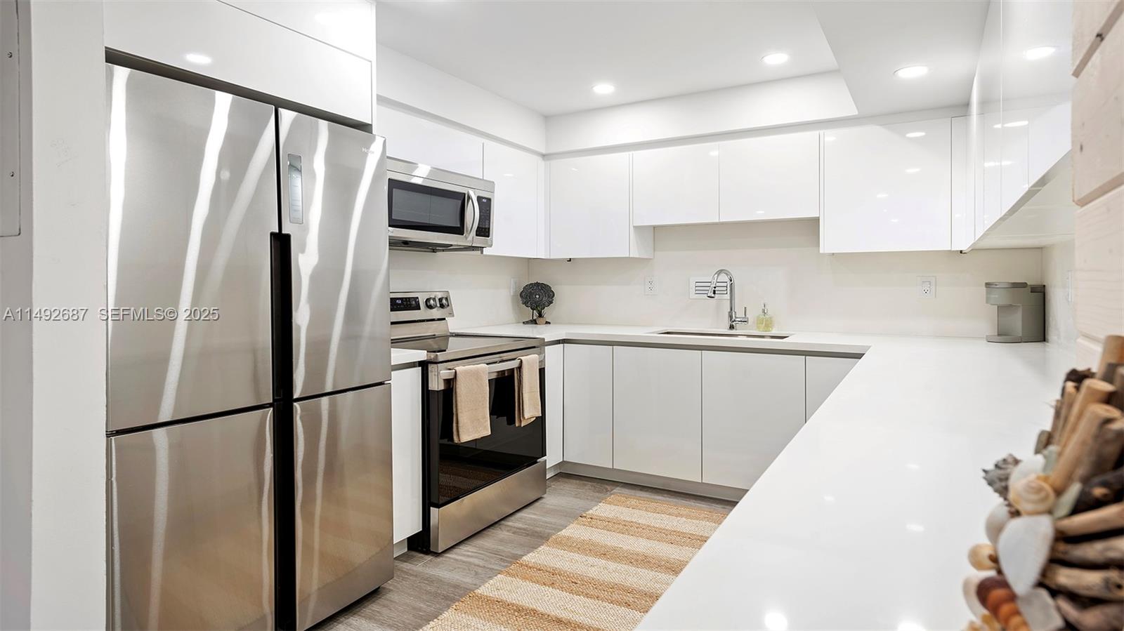 A11492687 Property Photo 30
