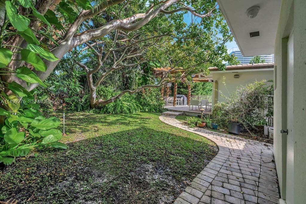 61 Camden Court Property Photo 14