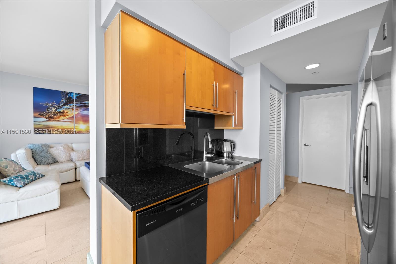 6365 Collins Avenue 4106 Property Photo 8