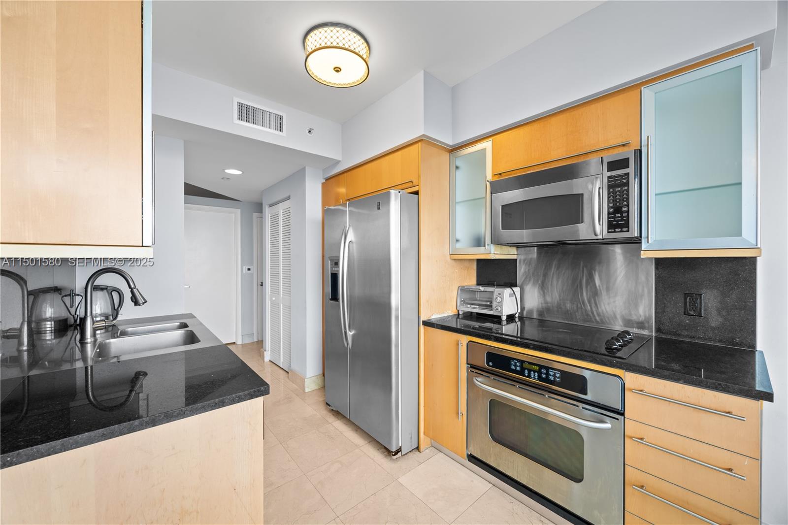 6365 Collins Avenue 4106 Property Photo 9