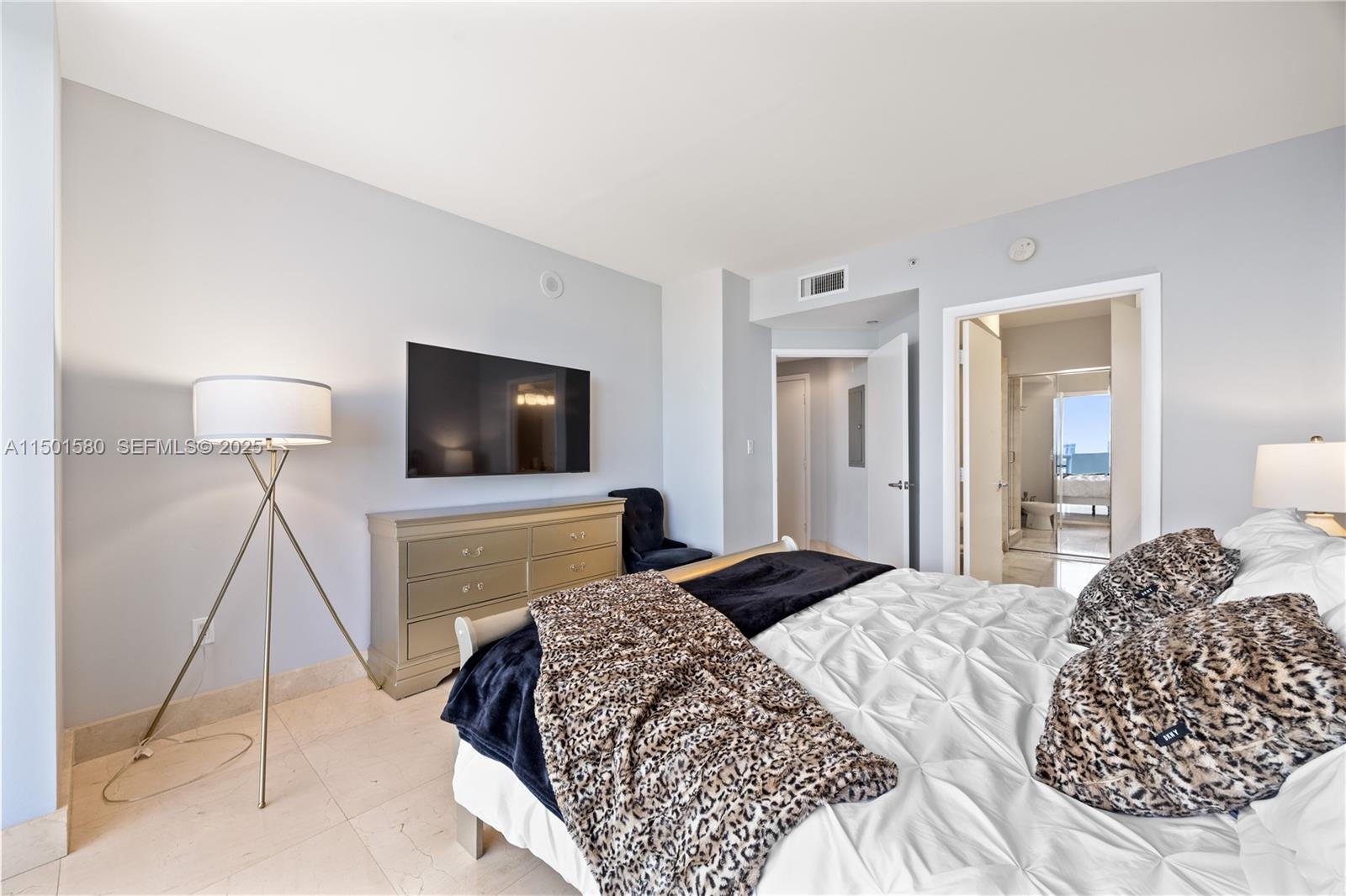 6365 Collins Avenue 4106 Property Photo 16