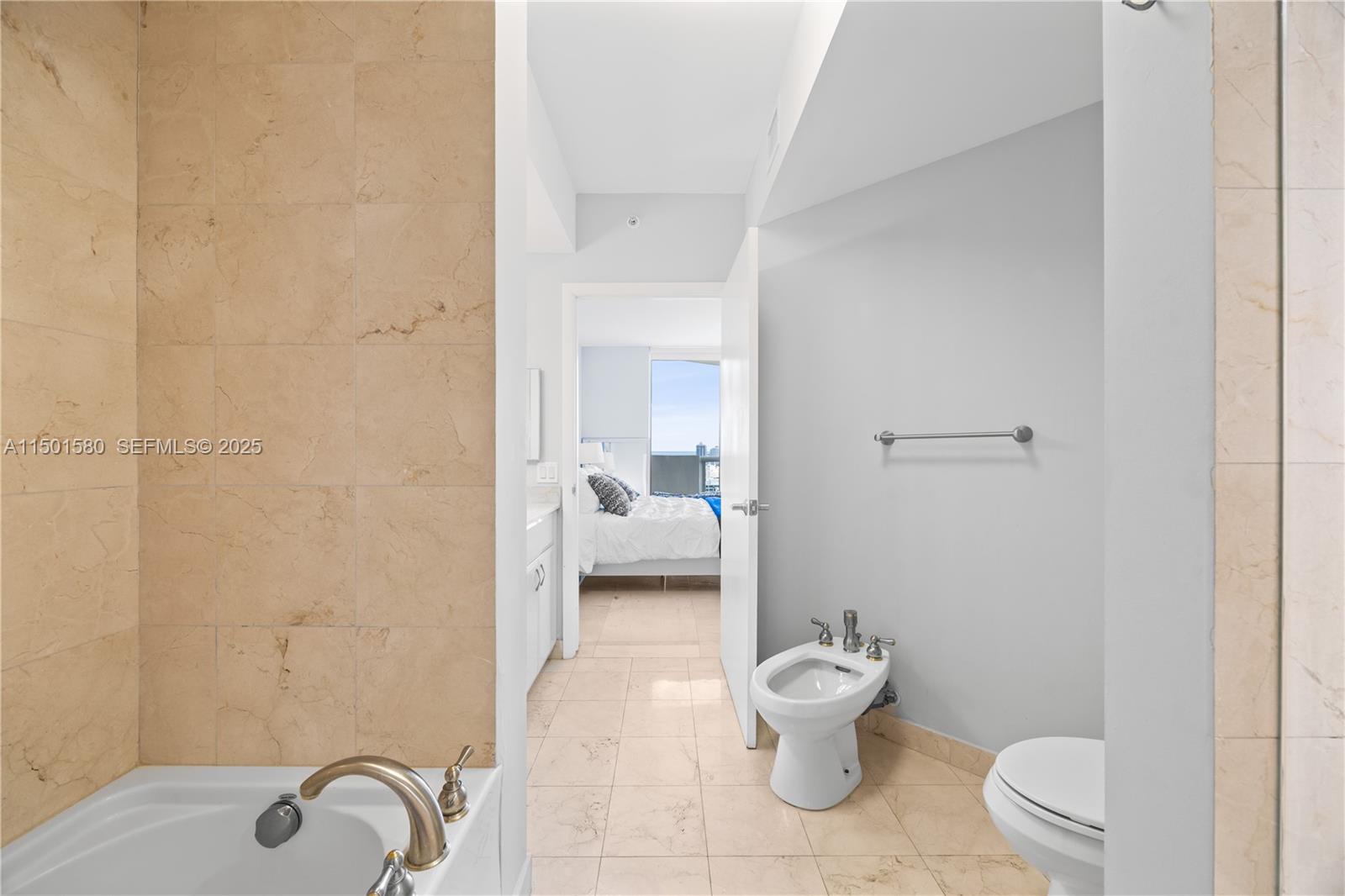 6365 Collins Avenue 4106 Property Photo 18