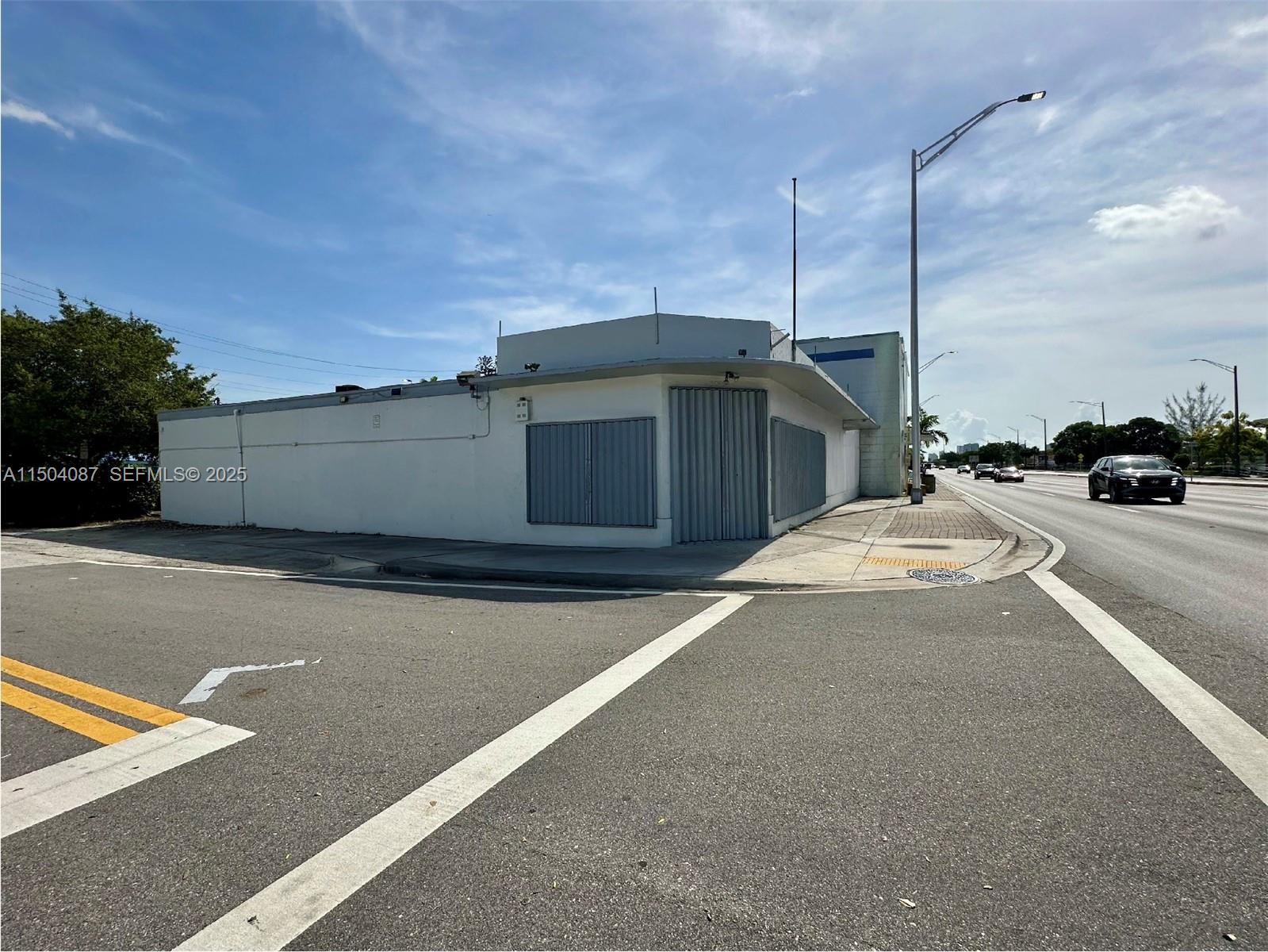 3045 W Broward Boulevard Property Photo 1