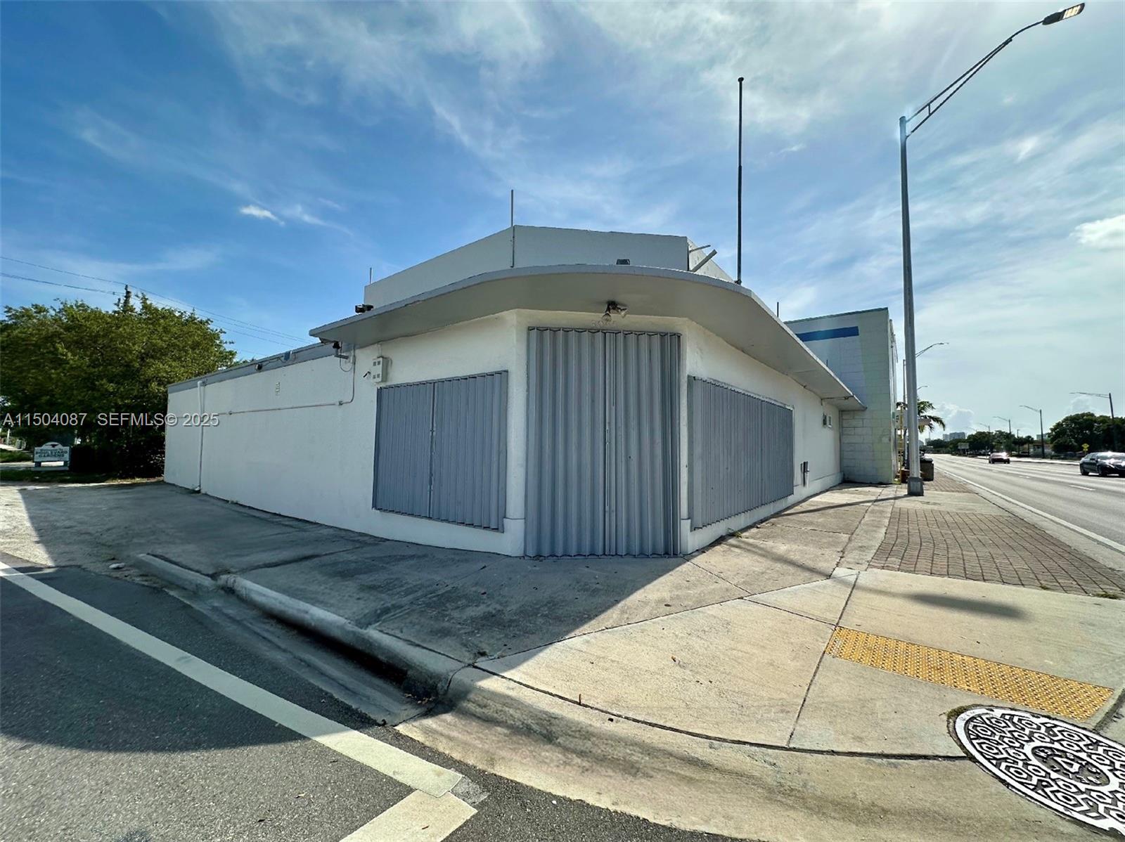3045 W Broward Boulevard Property Photo 2