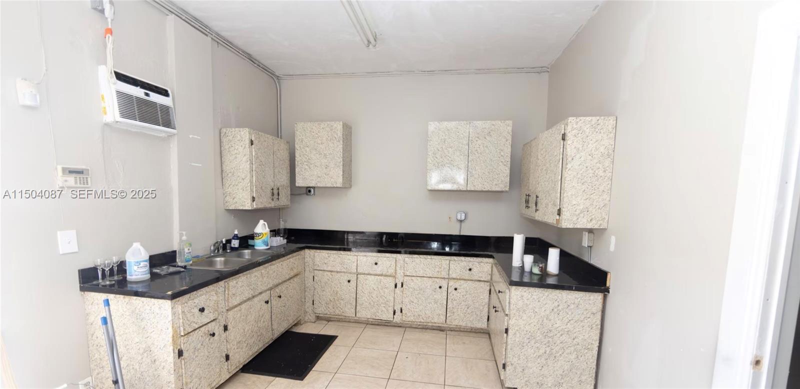 3045 W Broward Boulevard Property Photo 10