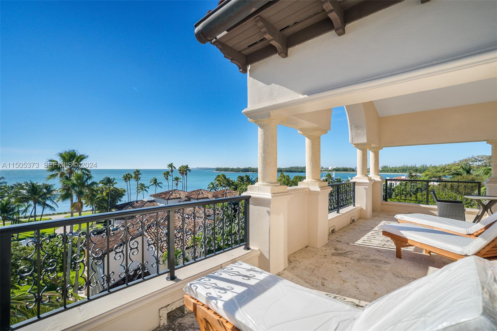 A11505373 Property Photo 3