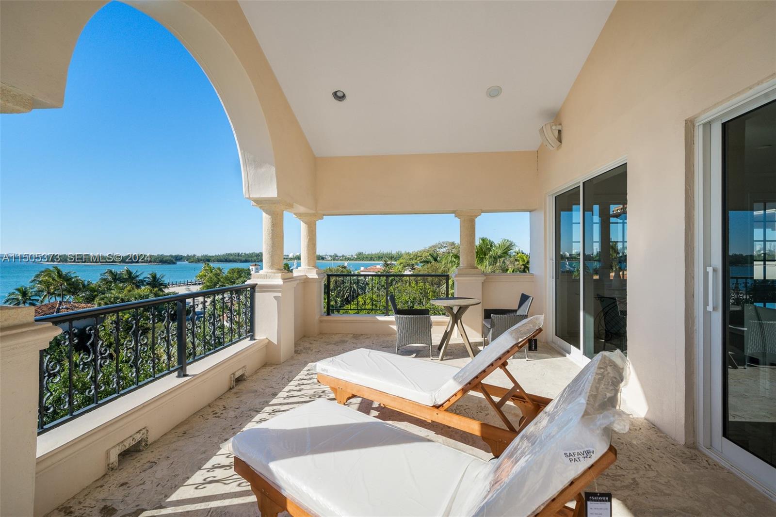 A11505373 Property Photo 4