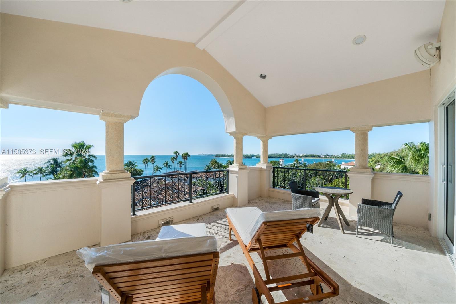 A11505373 Property Photo 6