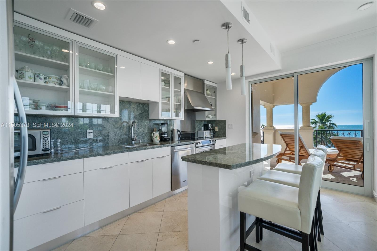 A11505373 Property Photo 8