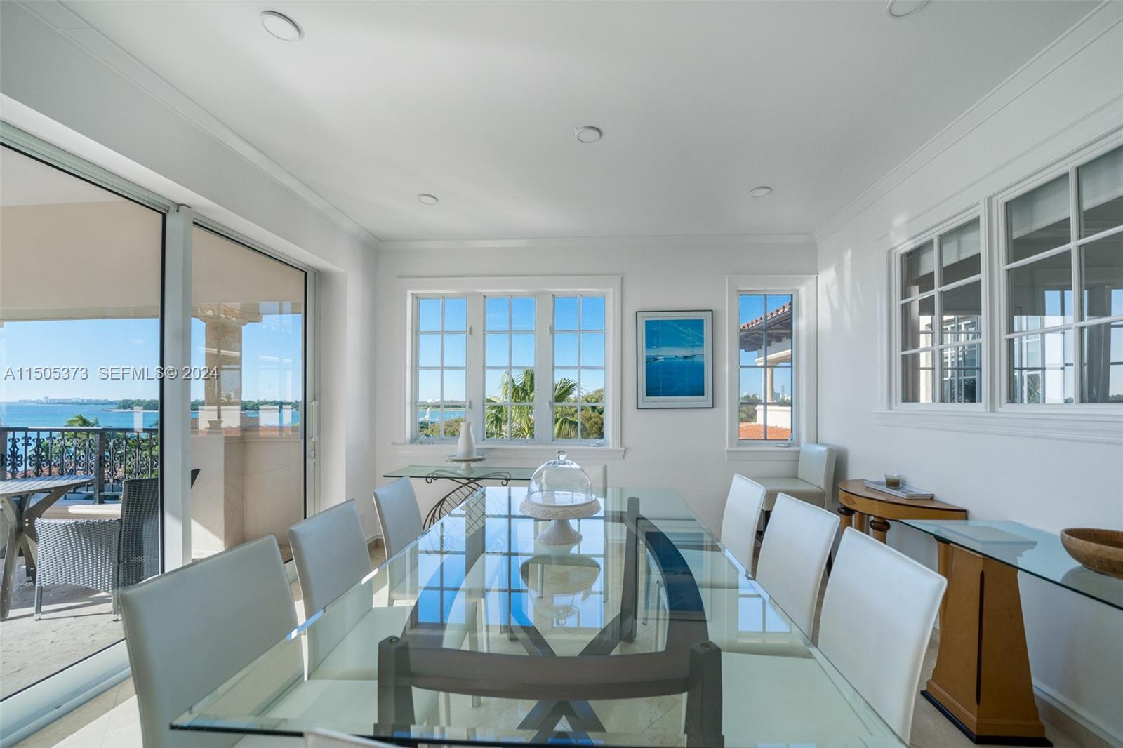 A11505373 Property Photo 12