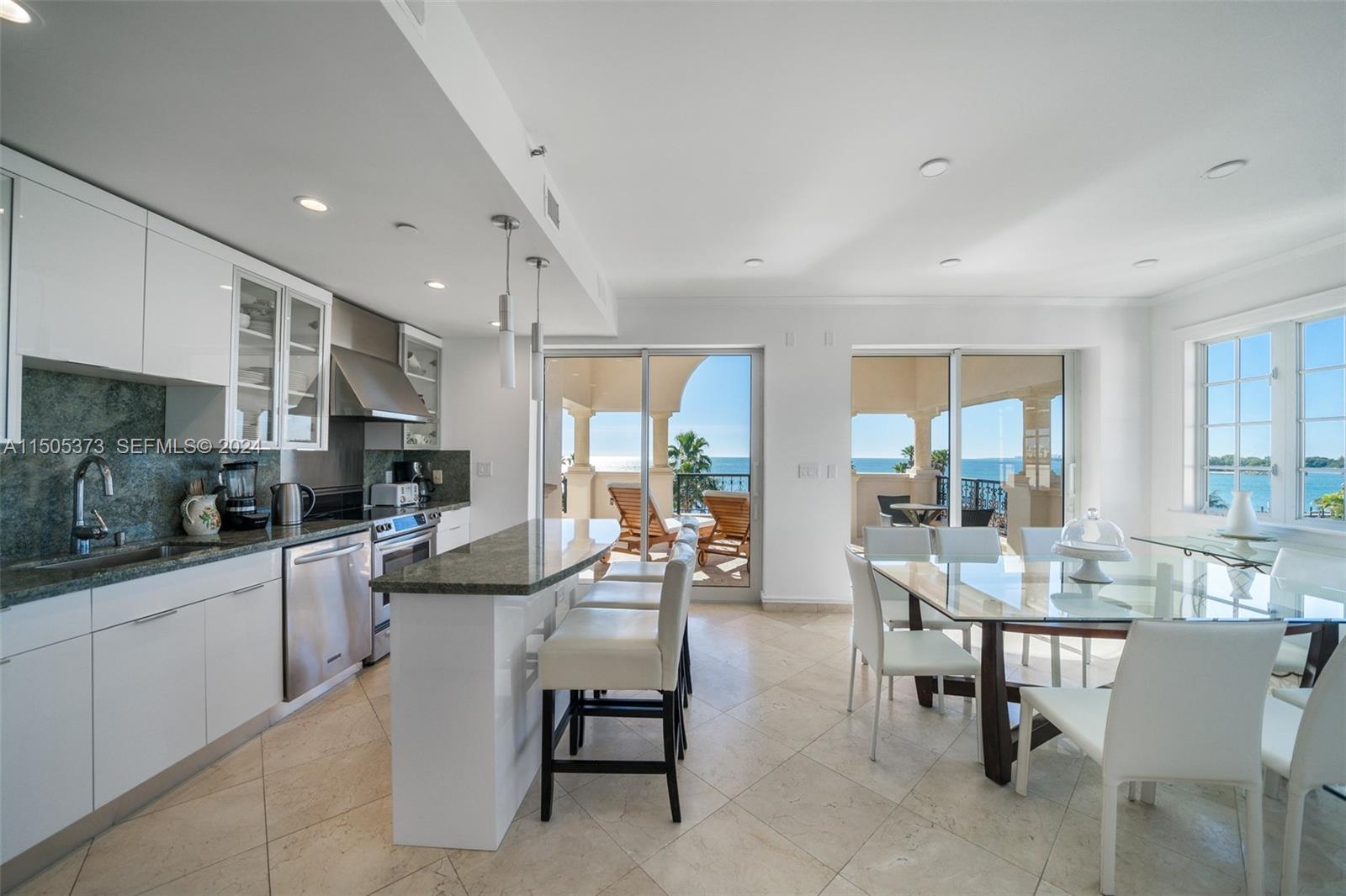 A11505373 Property Photo 13