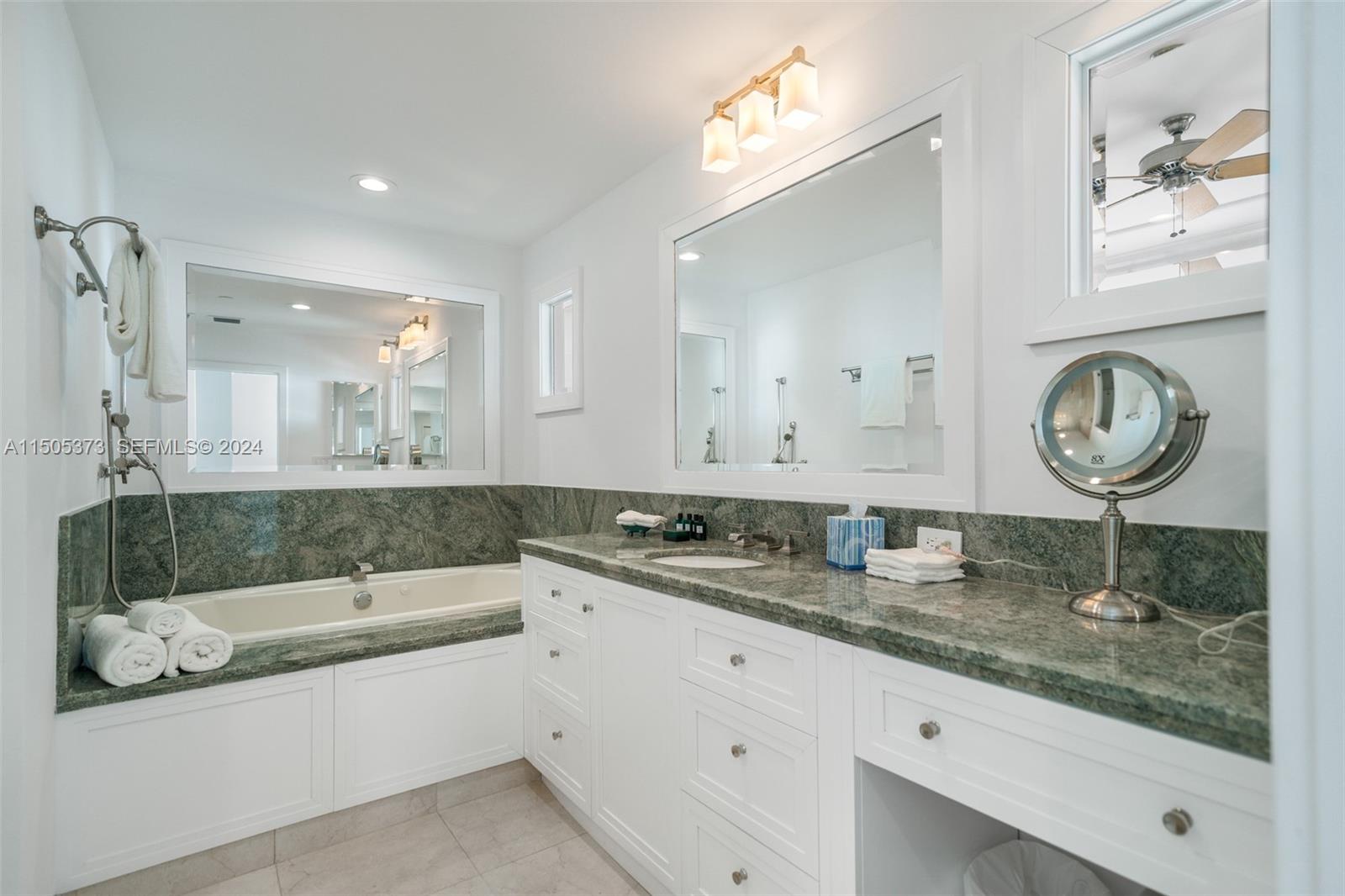 A11505373 Property Photo 14