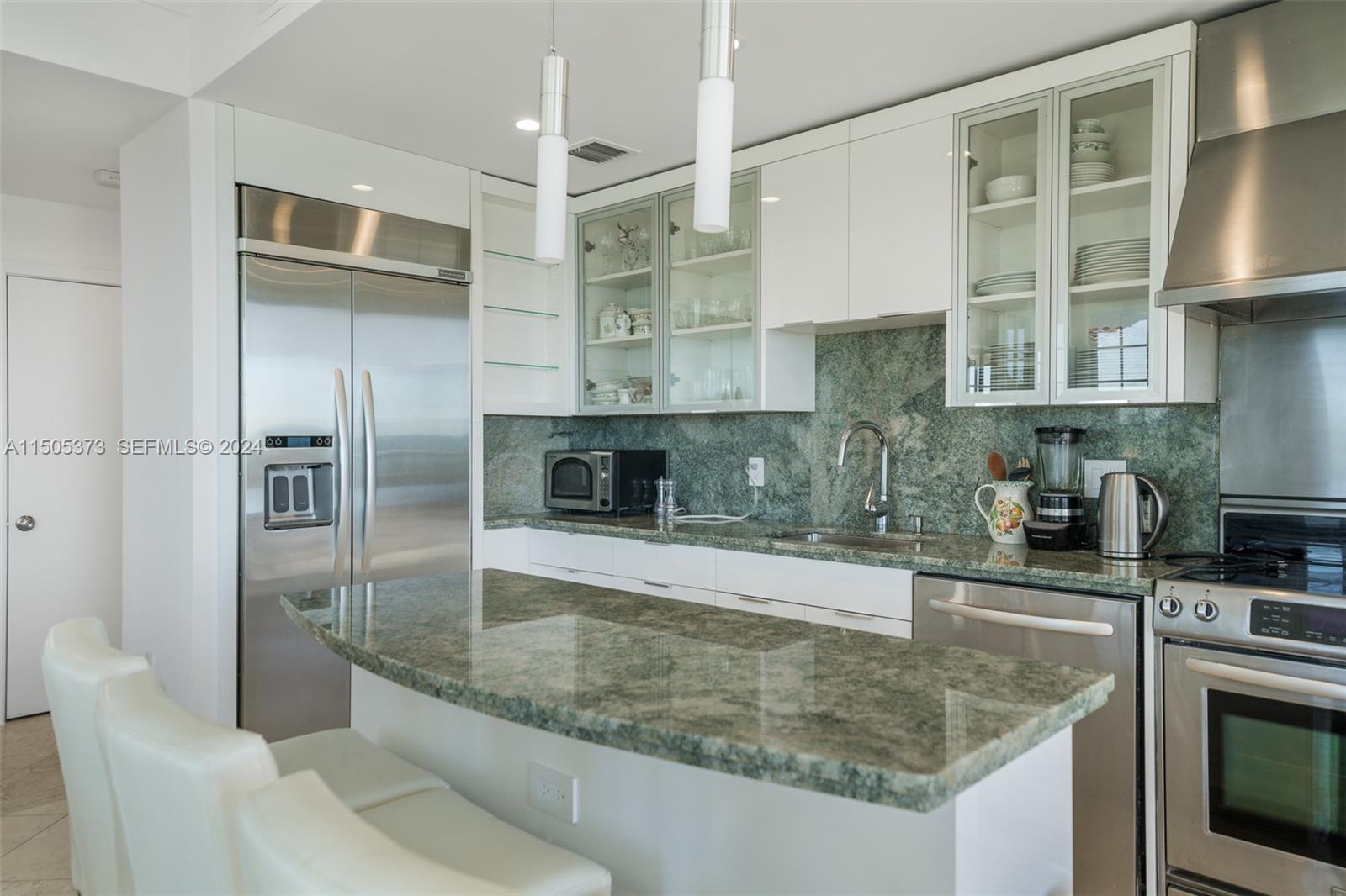 A11505373 Property Photo 23