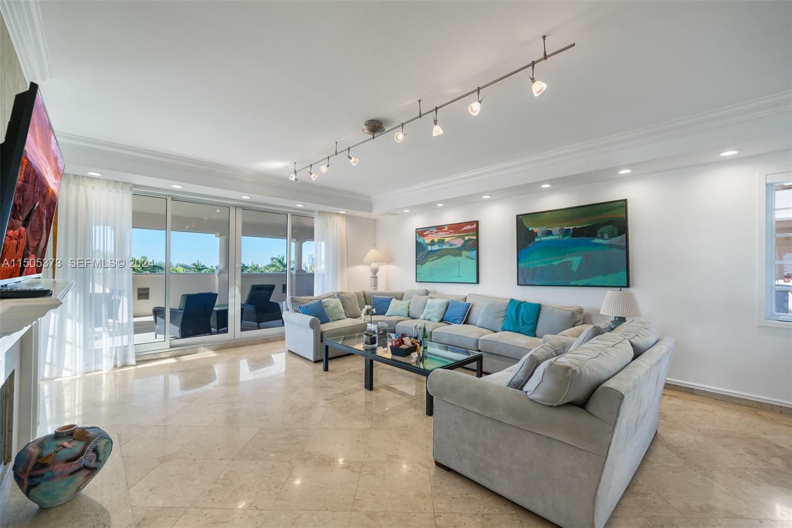 A11505373 Property Photo 25