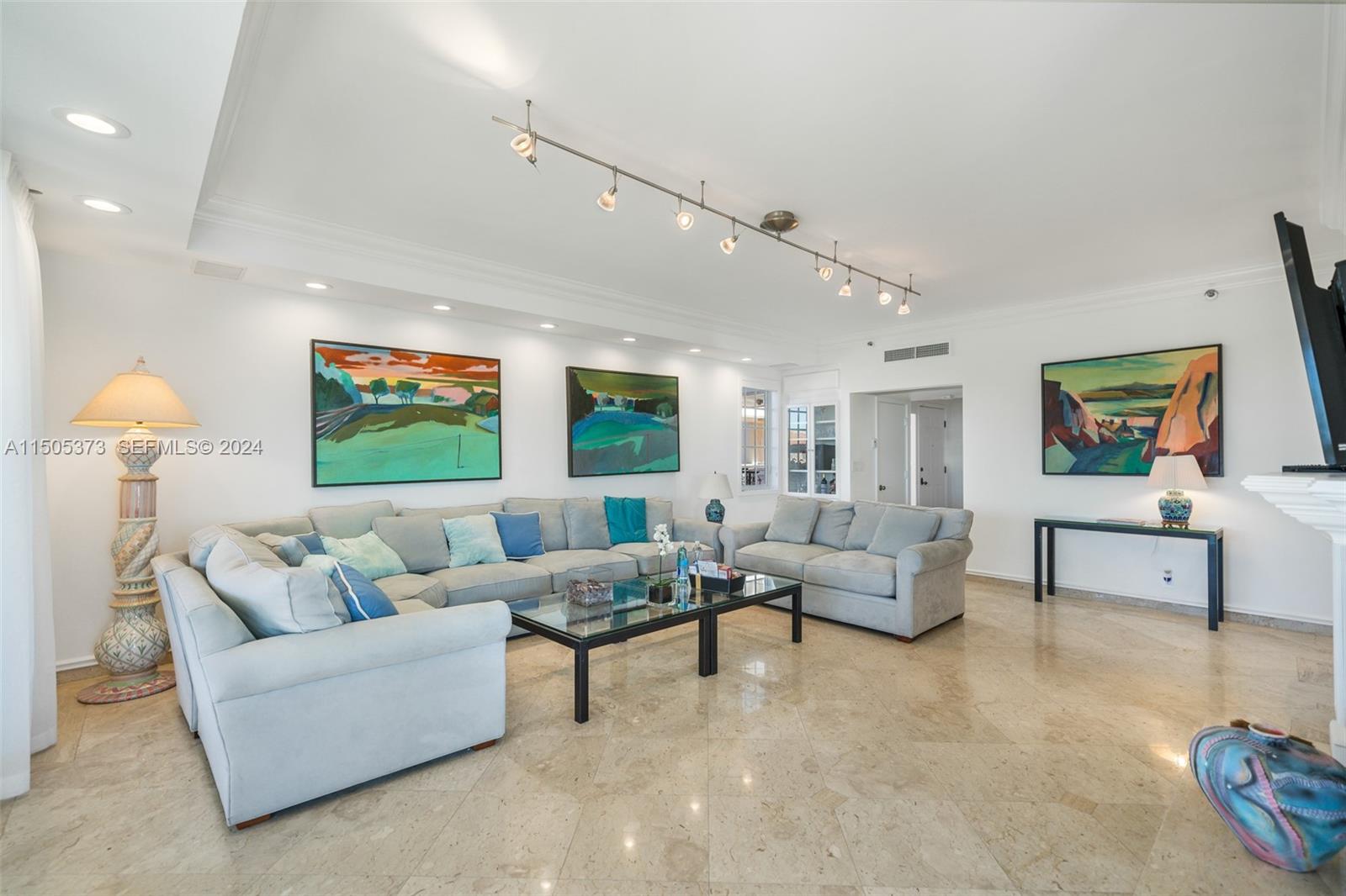 A11505373 Property Photo 27