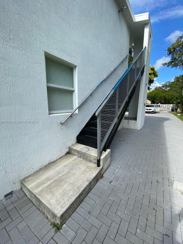 190 Nw 57th Street Property Photo 4