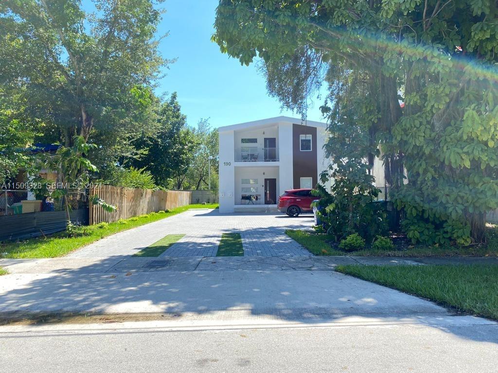 190 Nw 57th Street Property Photo 5