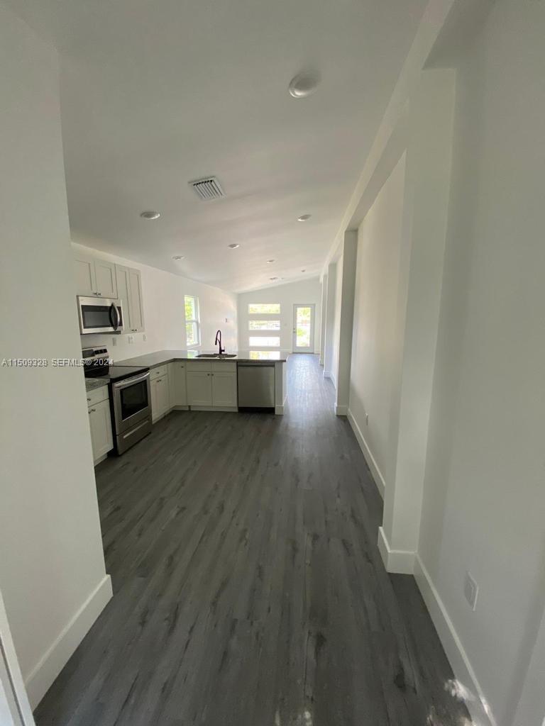 190 Nw 57th Street Property Photo 8