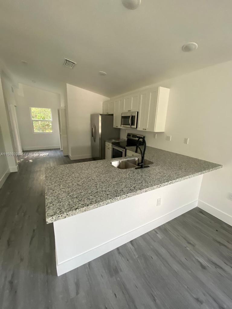 190 Nw 57th Street Property Photo 9