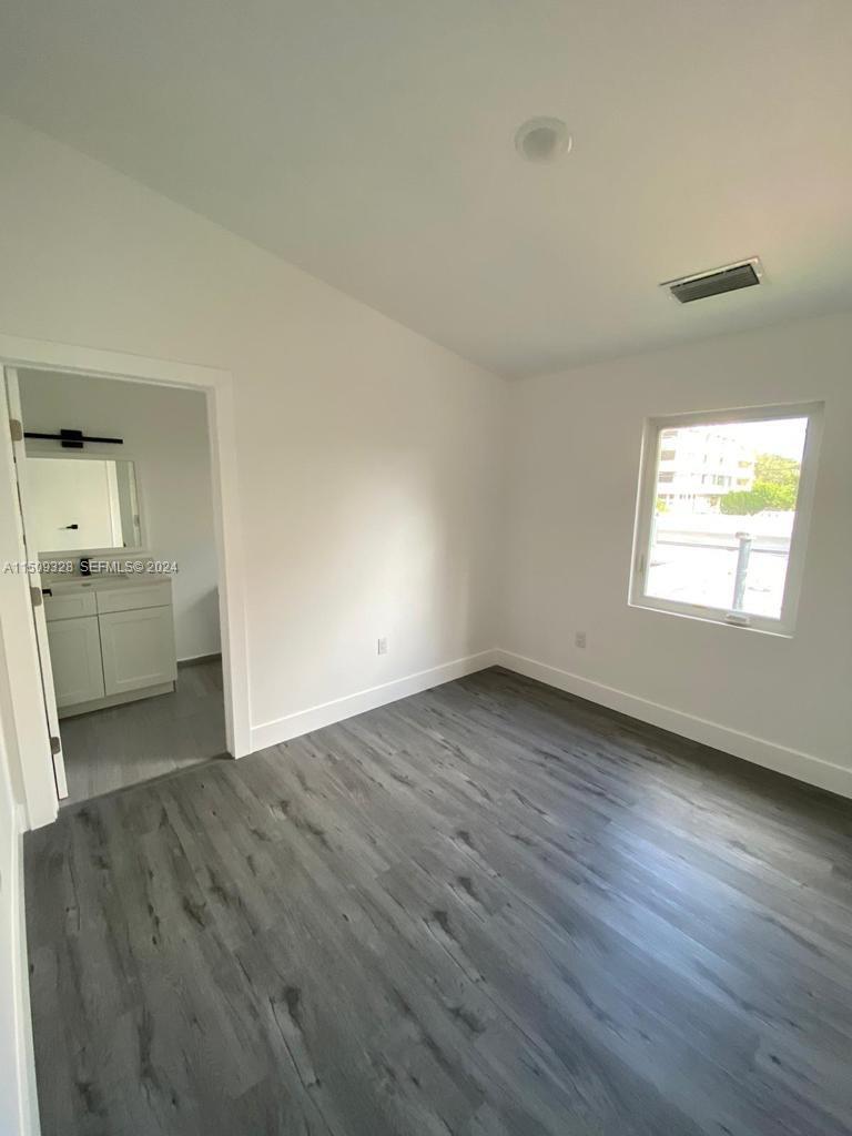190 Nw 57th Street Property Photo 10