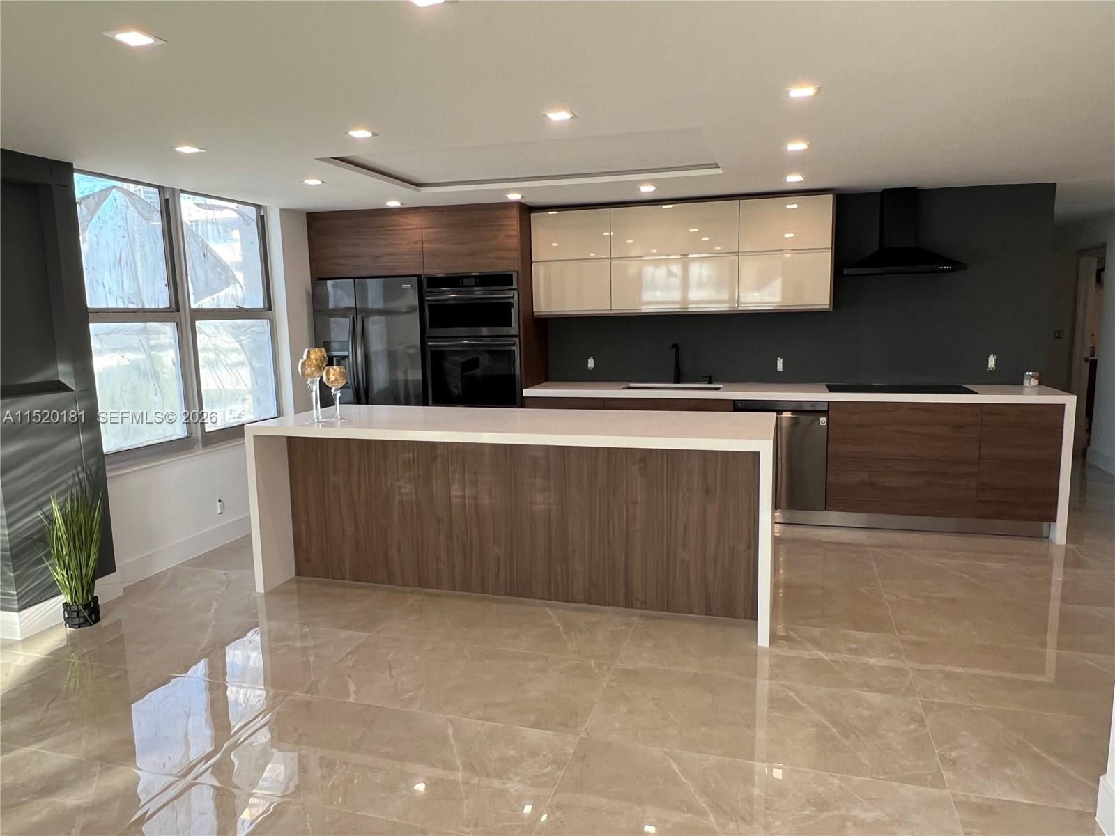 A11520181 Property Photo 2