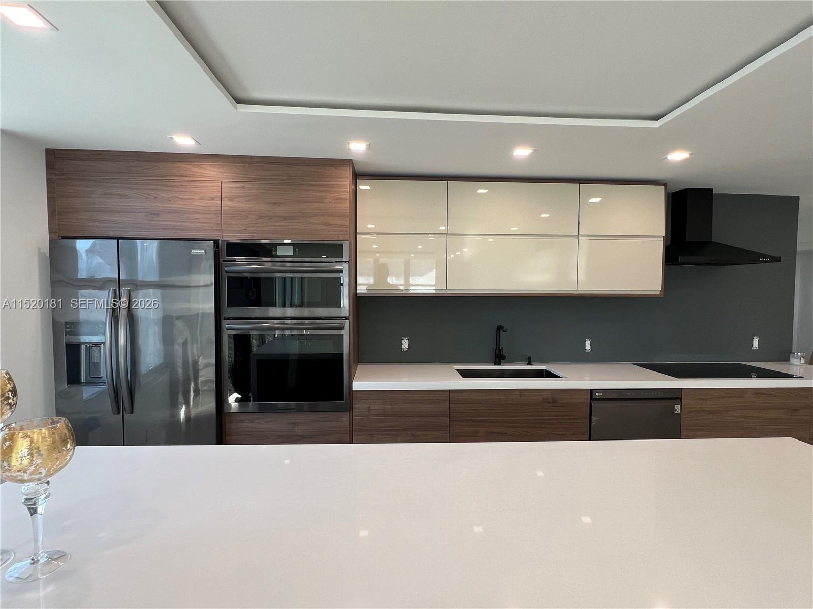 A11520181 Property Photo 4